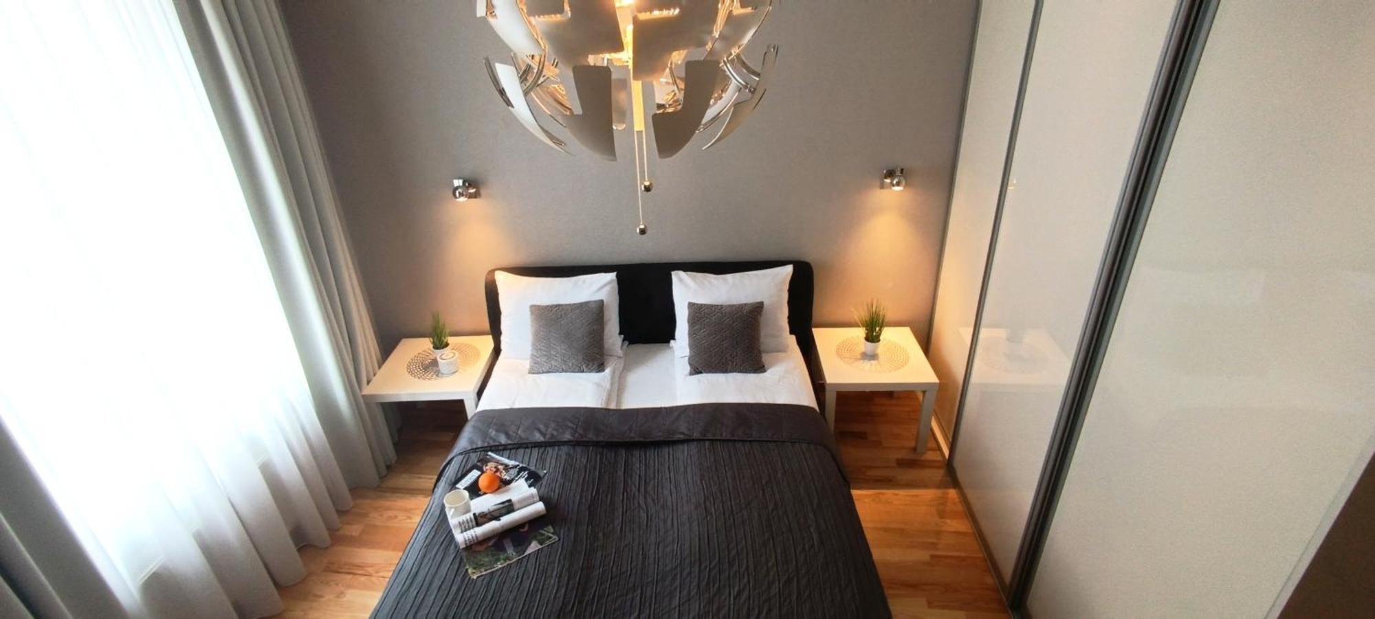 Old Town 2 Bedroom Apartment Near Dome Square & Scenic Waterfront ريغا المظهر الخارجي الصورة