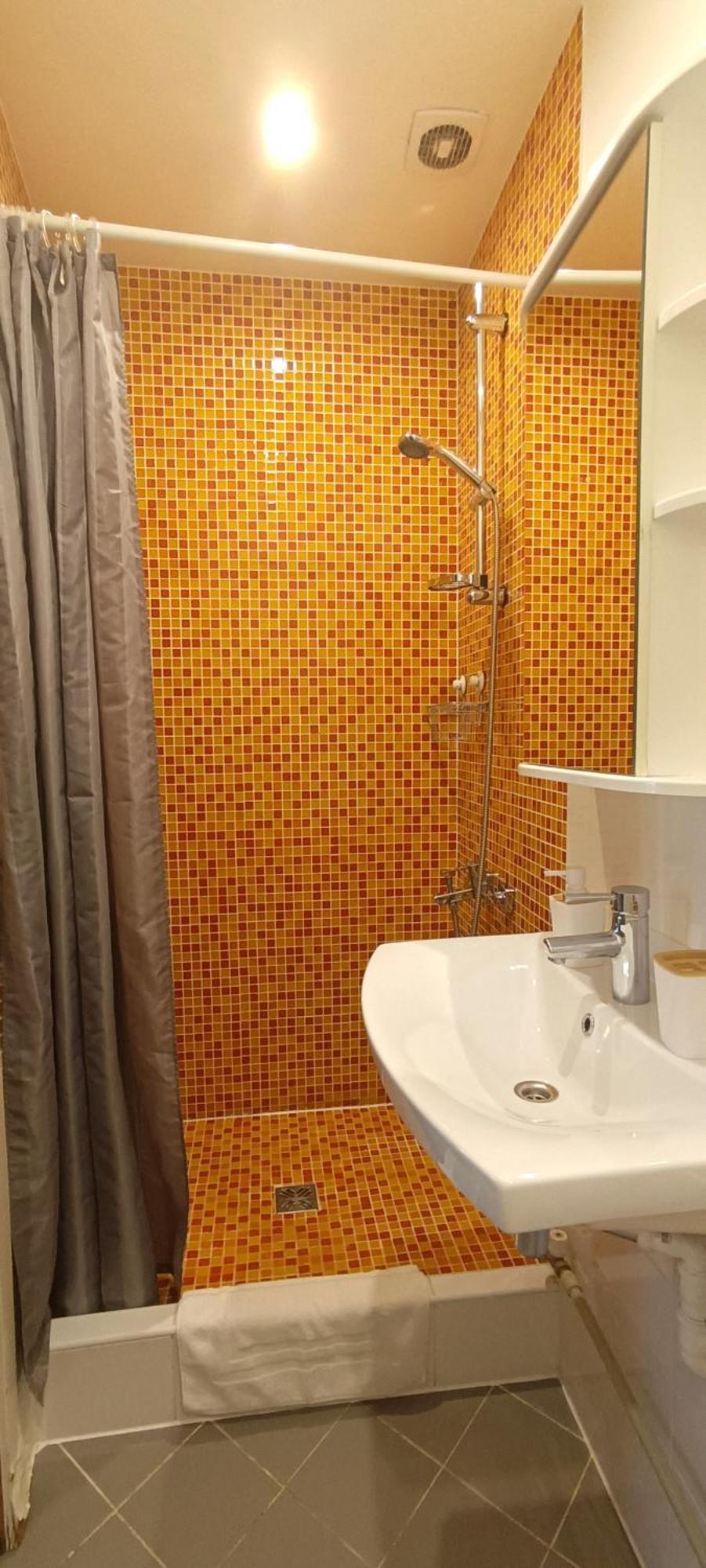 Old Town 2 Bedroom Apartment Near Dome Square & Scenic Waterfront ريغا المظهر الخارجي الصورة