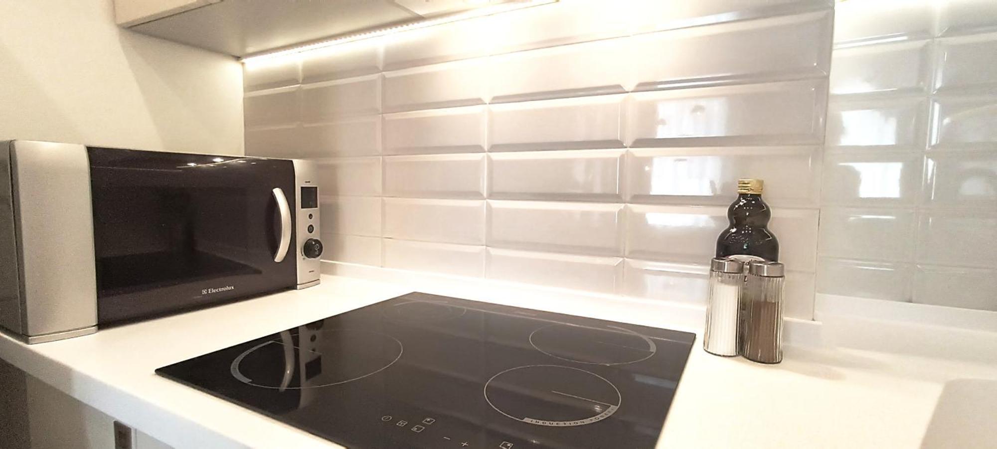 Old Town 2 Bedroom Apartment Near Dome Square & Scenic Waterfront ريغا المظهر الخارجي الصورة