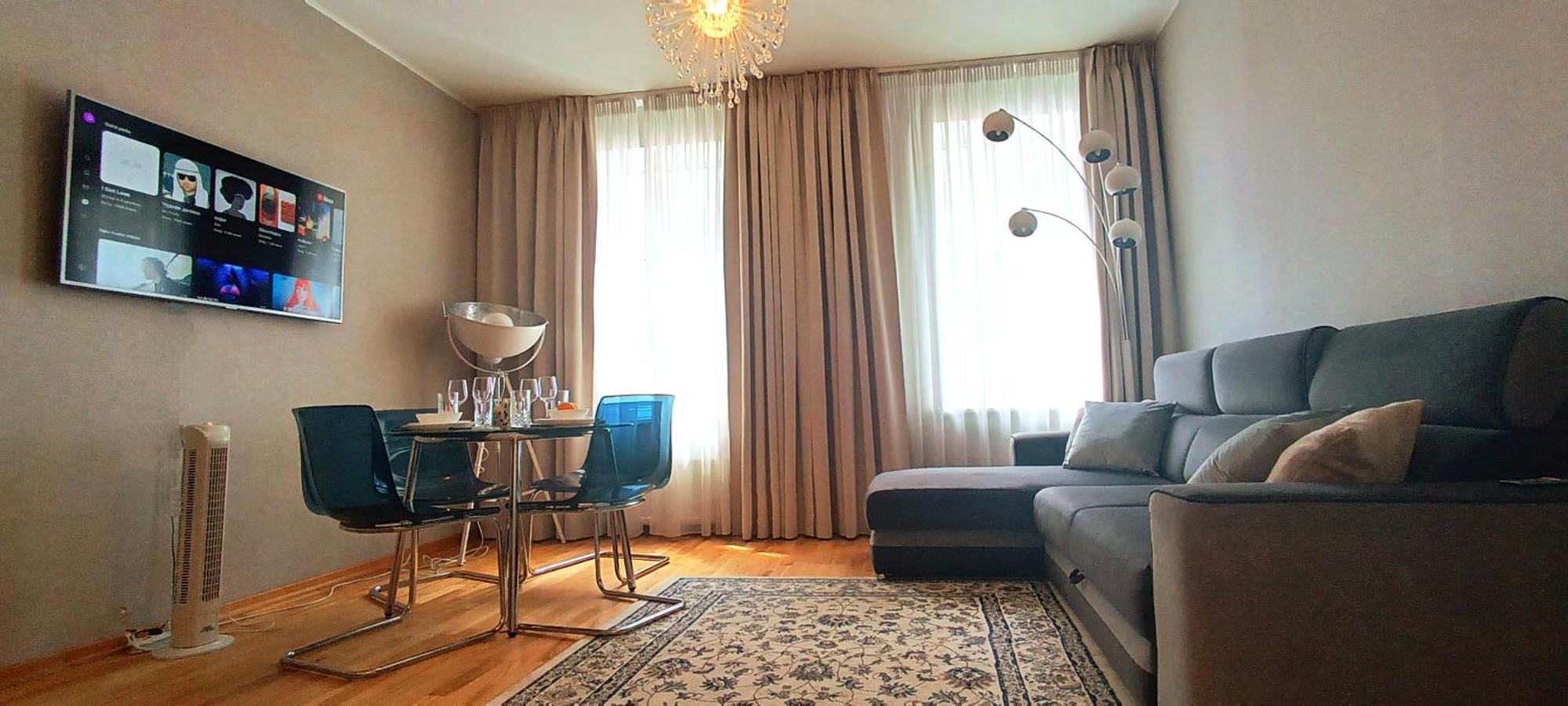 Old Town 2 Bedroom Apartment Near Dome Square & Scenic Waterfront ريغا المظهر الخارجي الصورة