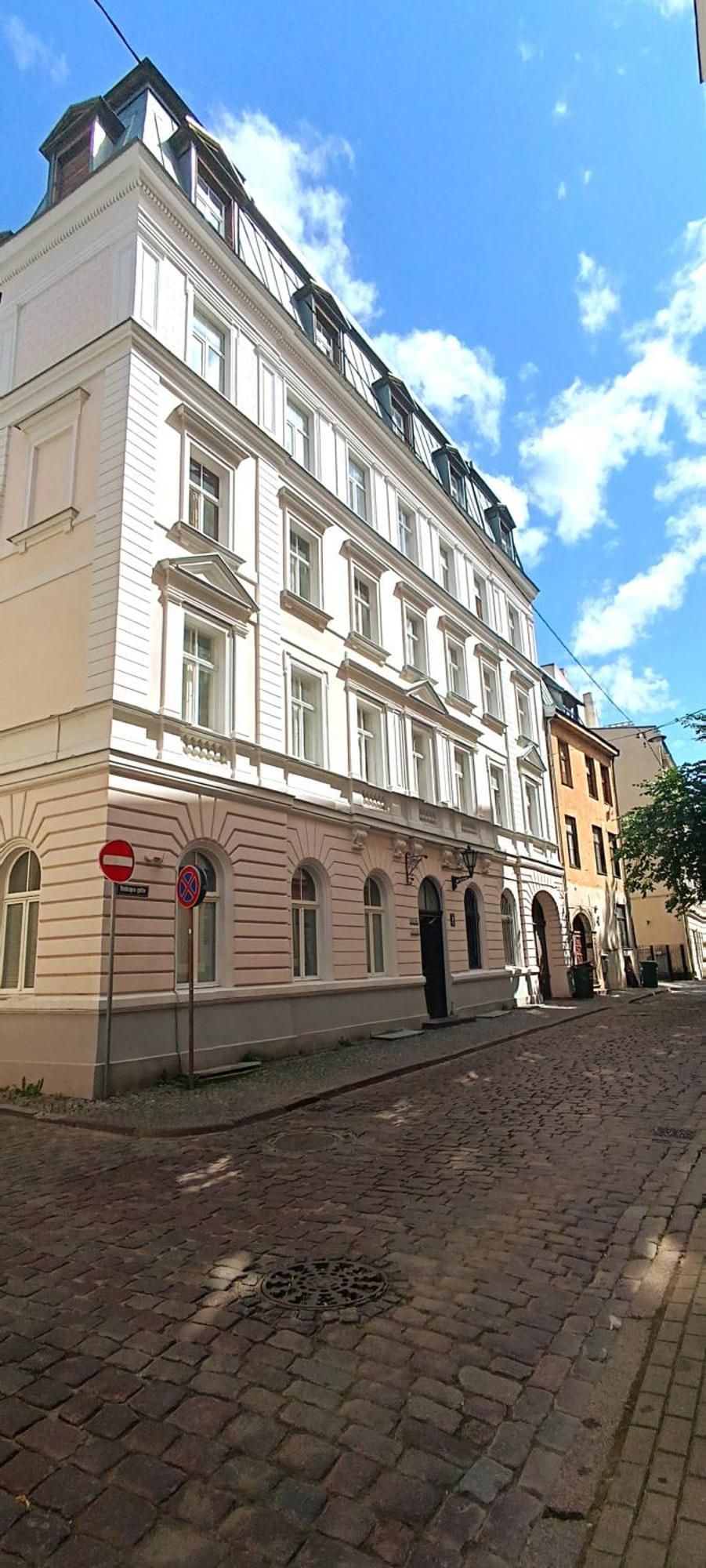 Old Town 2 Bedroom Apartment Near Dome Square & Scenic Waterfront ريغا المظهر الخارجي الصورة